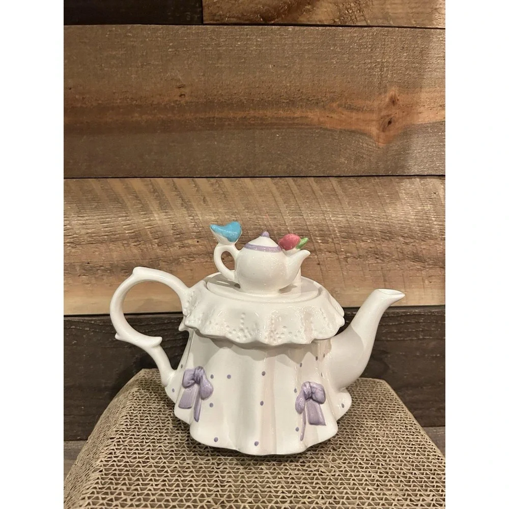 Teleflora Lavender‎ Polka Dots & Bows Princess Tea Party Teapot